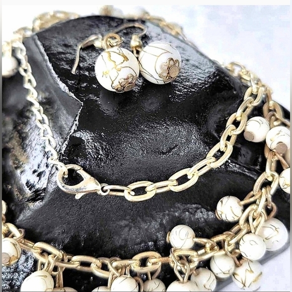 Vintage Silver Faux Pearl Cluster Gold Drizzle Timeless Bauble Necklace Set - Picture 10 of 11